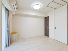 【東京都/世田谷区駒沢】ザ・パークハウス駒沢レジデンス 洋室：南側洋室・ウォークインクローゼットあり