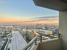 【神奈川県/川崎市中原区上小田中】アトラスアリーナ武蔵新城ランドマークコート 眺望：東側