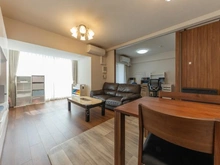 【東京都/世田谷区弦巻】プラウド桜新町 リビング・ダイニング：リビング横に洋室（約5.0帖）