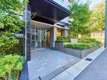 【東京都/世田谷区弦巻】プラウド弦巻三丁目 エントランス