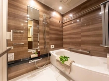 【東京都/世田谷区弦巻】プラウド弦巻三丁目 浴室：浴室乾燥付き