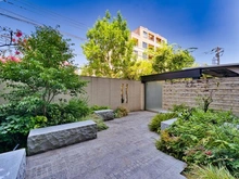 【東京都/世田谷区中町】リストレジデンス用賀 敷地内