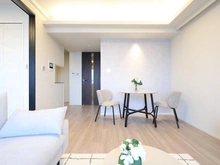 【東京都/世田谷区上馬】グランスイート三軒茶屋スカイテラス LDK：（左）洋室