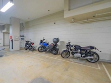 【東京都/渋谷区南平台町】南平台ハウス 共用部：バイク置き場