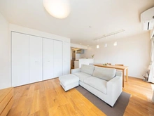 【東京都/世田谷区玉川】アライエ二子玉川 リビング・ダイニング：リビングに収納スペース有