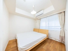 【東京都/世田谷区玉川】アライエ二子玉川 洋室：※寝具は幅80cm×奥行195cmのマットレスを2つ並べています。