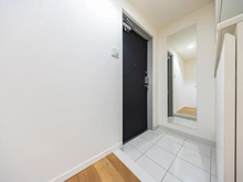 【東京都/世田谷区玉川】アライエ二子玉川 玄関：姿鏡設置