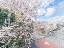 【東京都/世田谷区深沢】エクレールガーデン深沢 眺望：周囲には高い建築物がなく、角地に位置しております。