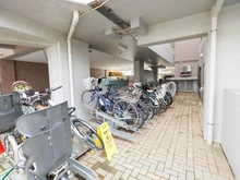 【東京都/世田谷区深沢】エクレールガーデン深沢 駐輪場