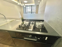 【東京都/世田谷区弦巻】ラ・コルダ弦巻 フォレストコート キッチン：3口コンロ