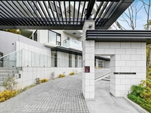 【東京都/世田谷区瀬田】プラウド瀬田一丁目 アプローチ