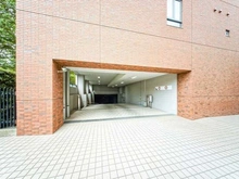 【東京都/世田谷区弦巻】ラ・コルダ弦巻 フォレストコート 共用部：地下駐車場入り口