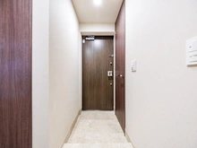 【東京都/世田谷区駒沢】ザ・パークハウス駒沢レジデンス 玄関：シューズインクローゼットあり