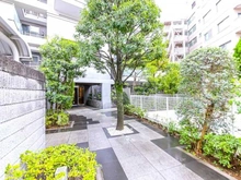 【東京都/世田谷区瀬田】グローリオ瀬田 敷地内：アプローチ