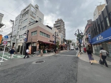 【東京都/新宿区筑土八幡町】ブランズ神楽坂 神楽坂通り商店街（現地より約450m）：