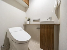 【東京都/世田谷区弦巻】プラウド桜新町 トイレ：手洗いカウンター有