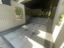 【東京都/世田谷区深沢】グランポート深沢 アプローチ