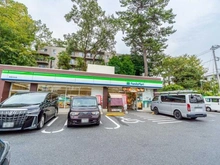 【東京都/世田谷区用賀】ヒルズ用賀 TOKYO U CITY  ファミリーマート 用賀の杜店（現地より約200m）：