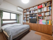 【東京都/世田谷区弦巻】プラウド桜新町 洋室：書棚付き