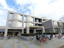 【東京都/世田谷区弦巻】プラウド桜新町 区立中央図書館（現地より約350m）：