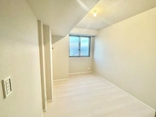 【神奈川県/川崎市中原区上小田中】アトラスアリーナ武蔵新城ランドマークコート 洋室：約6.7帖