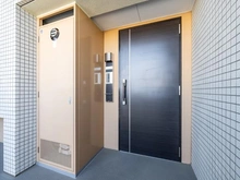 【東京都/東村山市萩山町】ライオンズ久米川美彩の杜 玄関