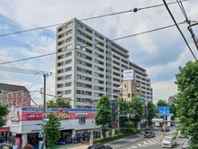 【東京都/杉並区高井戸西】パークホームズ高井戸グランファステール 外観：写真中央後方の建物