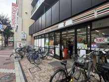 【東京都/中野区大和町】オープンレジデンシア高円寺 セブンイレブン高円寺駅北口店（現地より約400m）：約5分