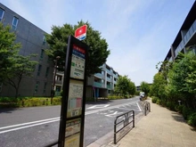 【東京都/杉並区荻窪】シティテラス荻窪ブリーズコート シャレール荻窪　バス停（現地より約20m）：