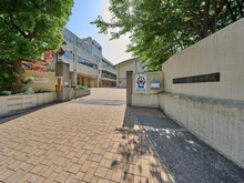 【東京都/杉並区高井戸東】ファミールグラン高井戸デュープレックス  高井戸小学校（現地より約550m）