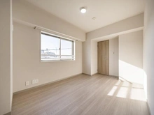 【東京都/目黒区目黒本町】東急ドエル・アルス目黒学芸大学 洋室：南西側（約6.7帖）