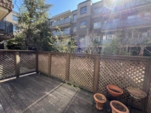 【東京都/世田谷区下馬】パークコート学芸大学 専用庭：※テラス（ウッドデッキ）