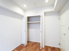 【東京都/新宿区北新宿】レグノ・セレーノ 洋室