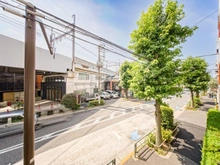 【東京都/目黒区五本木】菱和パレス学芸大学 眺望：前面道路も幅員が広く、開放感がございます。