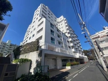 【東京都/新宿区新宿】アパガーデンズ新宿戸山公園 外観