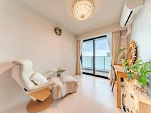 【神奈川県/海老名市扇町】グレーシアタワーズ海老名イースト 洋室:約4.5帖 アクセントクロスを採用