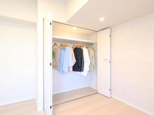 【東京都/杉並区荻窪】ライオンズマンション荻窪第2 洋室：クローゼットが設置