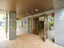 【東京都/目黒区鷹番】ビラハイツ学芸大学 エントランス