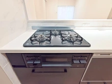 【東京都/練馬区中村北】オリエンタルグリーンコーポラス キッチン：三口コンロ