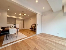 【東京都/新宿区四谷】四谷ハイコーポ 洋室：奥：リビングダイニング