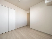 【東京都/目黒区目黒本町】東急ドエル・アルス目黒学芸大学 洋室：北東側（約4.9帖）