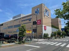 【東京都/世田谷区船橋】ヴィークグラン世田谷千歳船橋さくらガーデン ユニクロ 世田谷千歳台店（現地より約950m）