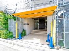【東京都/練馬区田柄】プラウド光が丘ディアージュ エントランス：大規模修繕工事中
