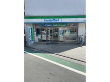 【東京都/世田谷区船橋】ヴィークグラン世田谷千歳船橋さくらガーデン  ファミリーマート 千歳船橋駅北店（現地より約650m）：