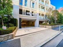 【東京都/港区南青山】ザ・パークハウスグラン南青山 アプローチ