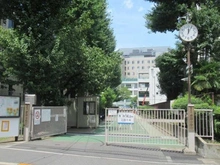 【東京都/港区三田】秀和三田綱町レジデンス 港区立赤羽幼稚園・赤羽小学校（現地より約180m）