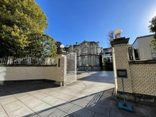 【東京都/港区三田】秀和三田綱町レジデンス 綱町三井倶楽部（現地より約10m）