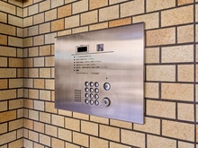 【東京都/港区白金】ライオンズマンション白金第3 エントランス：オートロック付き