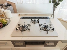 【東京都/千代田区富士見】プラウドタワー千代田富士見 キッチン：三口コンロ