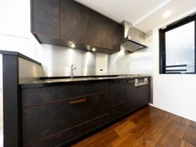 【東京都/港区高輪】イニシア高輪プレシアスコート キッチン：窓付